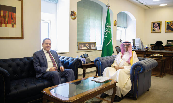 Saudi deputy minister receives Russia, Ukraine envoys