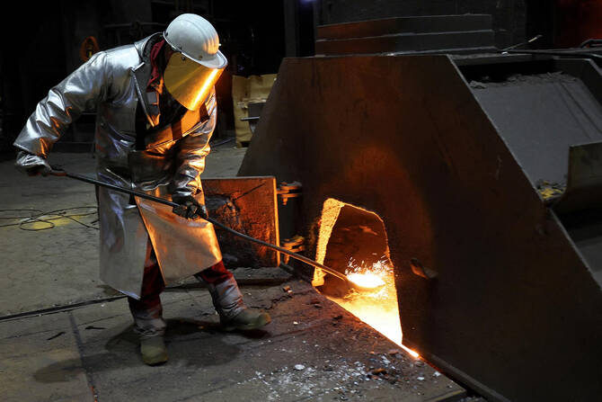 Egypt’s manufacturing index rises 3.9% in March 
