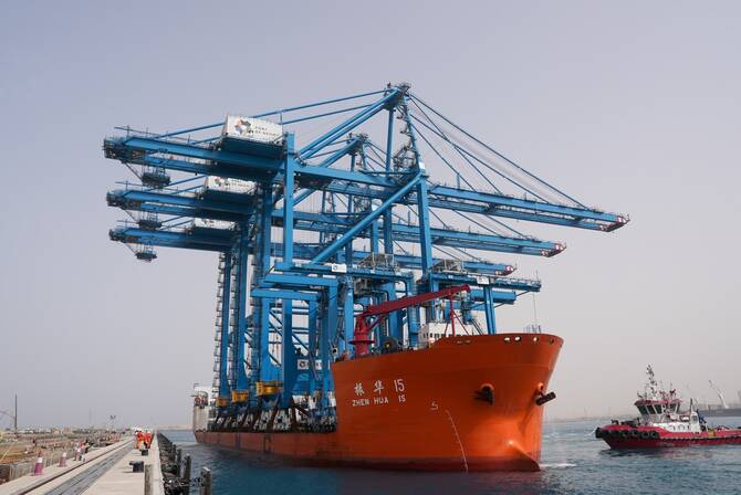 Saudi Arabia’s Port of NEOM installs 1st automated cranes, targets 2026 launch