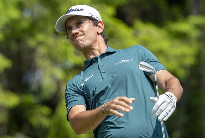 Manassero, Fox share PGA Canadian Open lead with plenty in pursuit