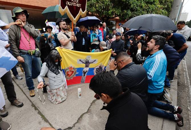Woman arrested over alleged links to Colombia presidential candidate shooting